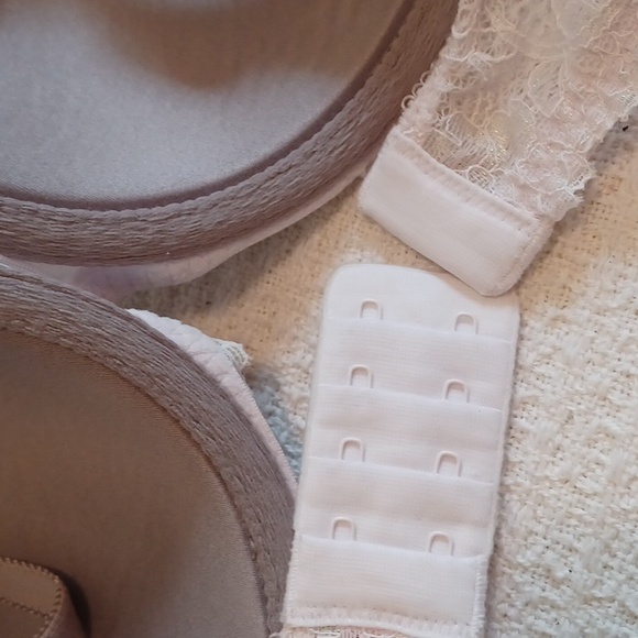Victoria’s Secret Dream Angels Lined Demi Bra in Light Gray ** SZ 32DDD - Picture 9 of 9